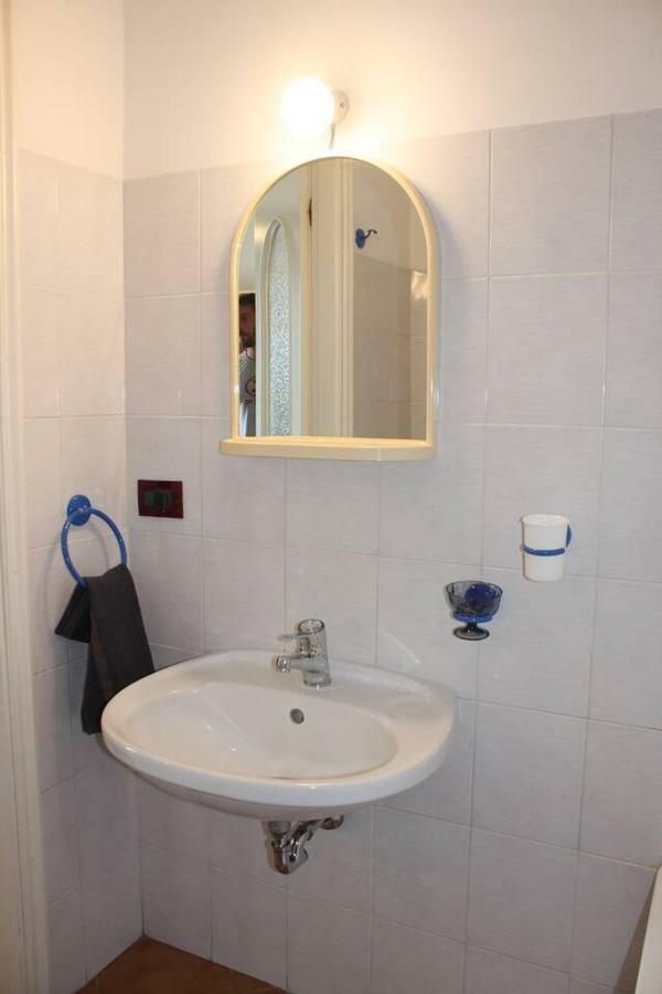La Casetta Di Graziella Apartment Vezzi Portio Ngoại thất bức ảnh